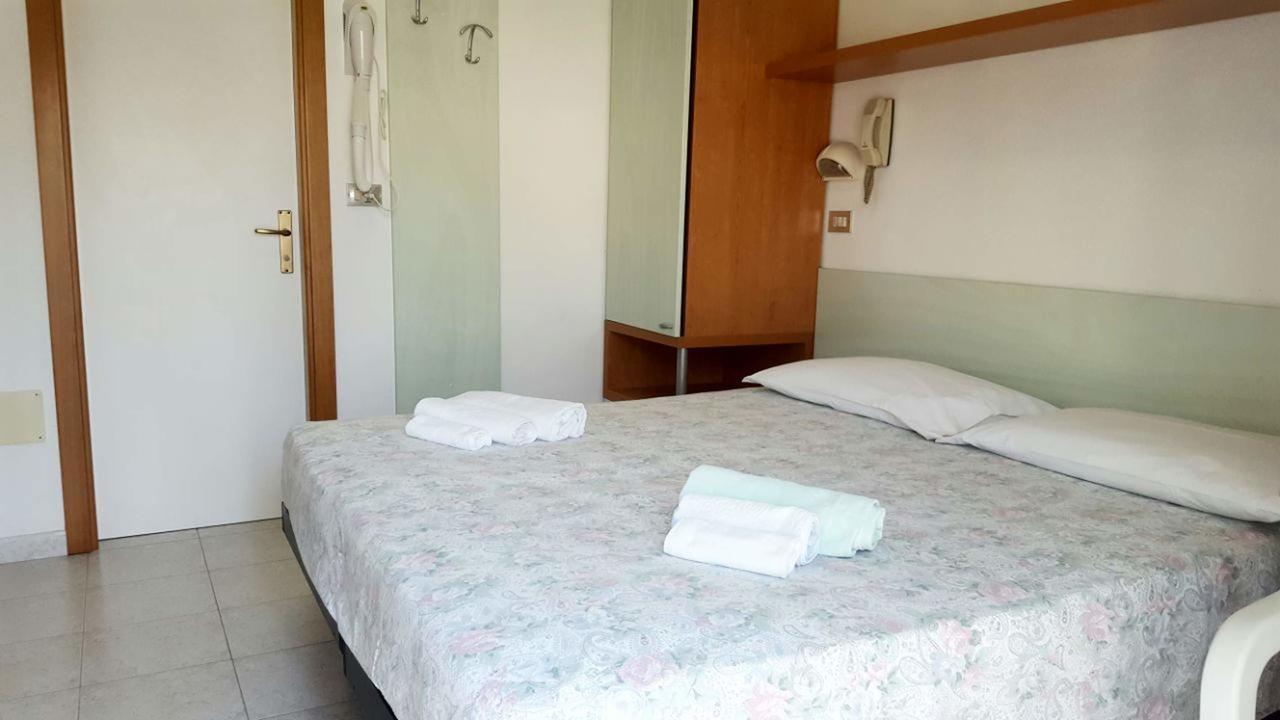 Hotel Villa Cesira ベラーリア・イジェア・マリーナ 部屋 写真